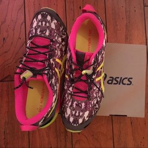 ASICS gel-hyper tri running shoes size 9 new!